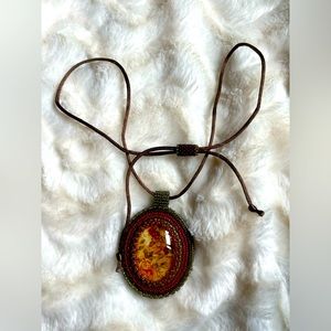 Hand beaded pendant adjustable, necklace